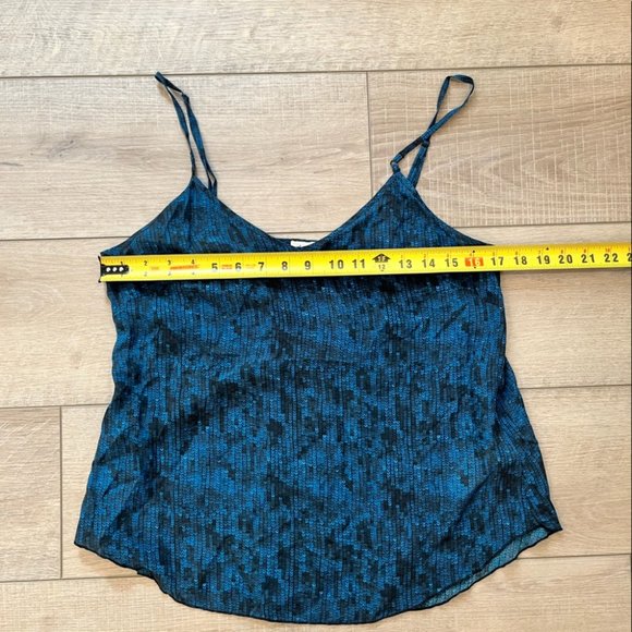 UNDER WILFRED 100% silk sequin patterned camisole top size medium - Picture 6 of 8